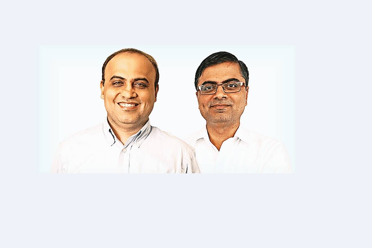 (LR) Co-founders of Biz2Credit Rohit Arora (CEO) and Ramit Arora (president)